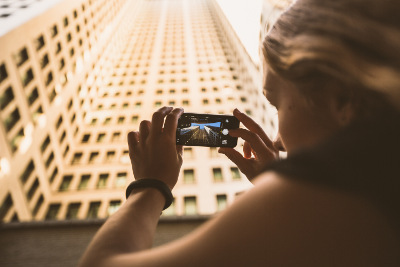 taking picture of a building with a mobile device